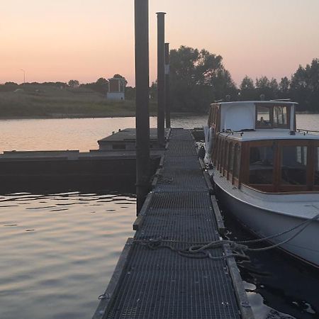 Sientjes Herberg Kerkdriel Buitenkant foto